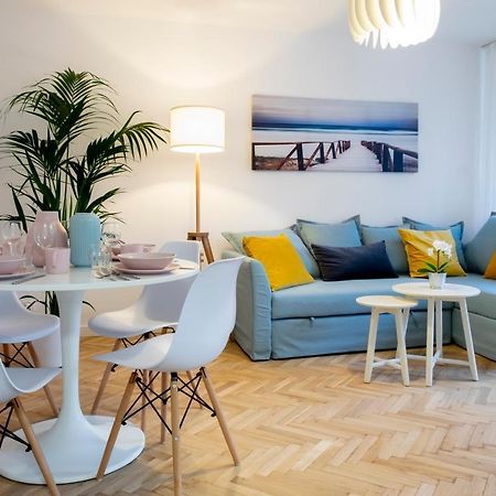 Cristine Apartment Варшава Экстерьер фото