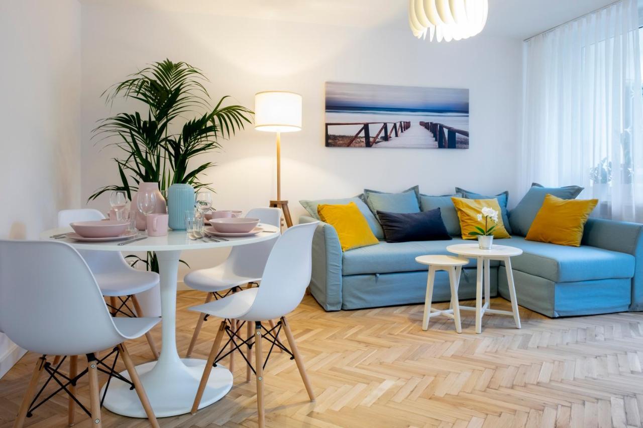 Cristine Apartment Варшава Экстерьер фото